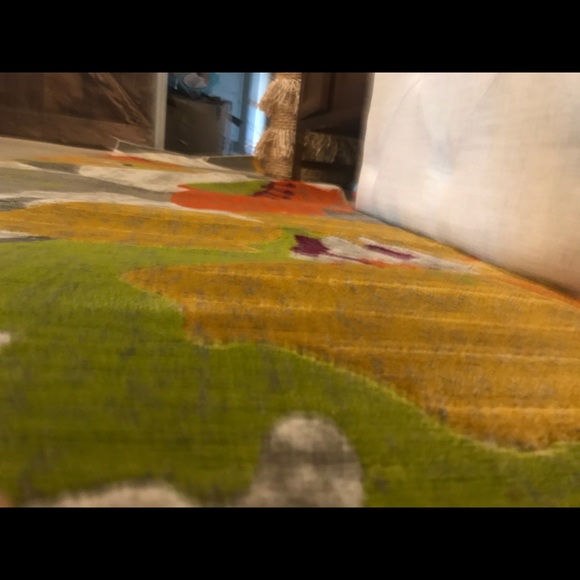 Safavieh 2”4x9 runner - Picture 7 of 8